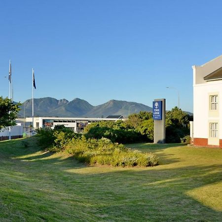 Town Lodge George Bagian luar foto