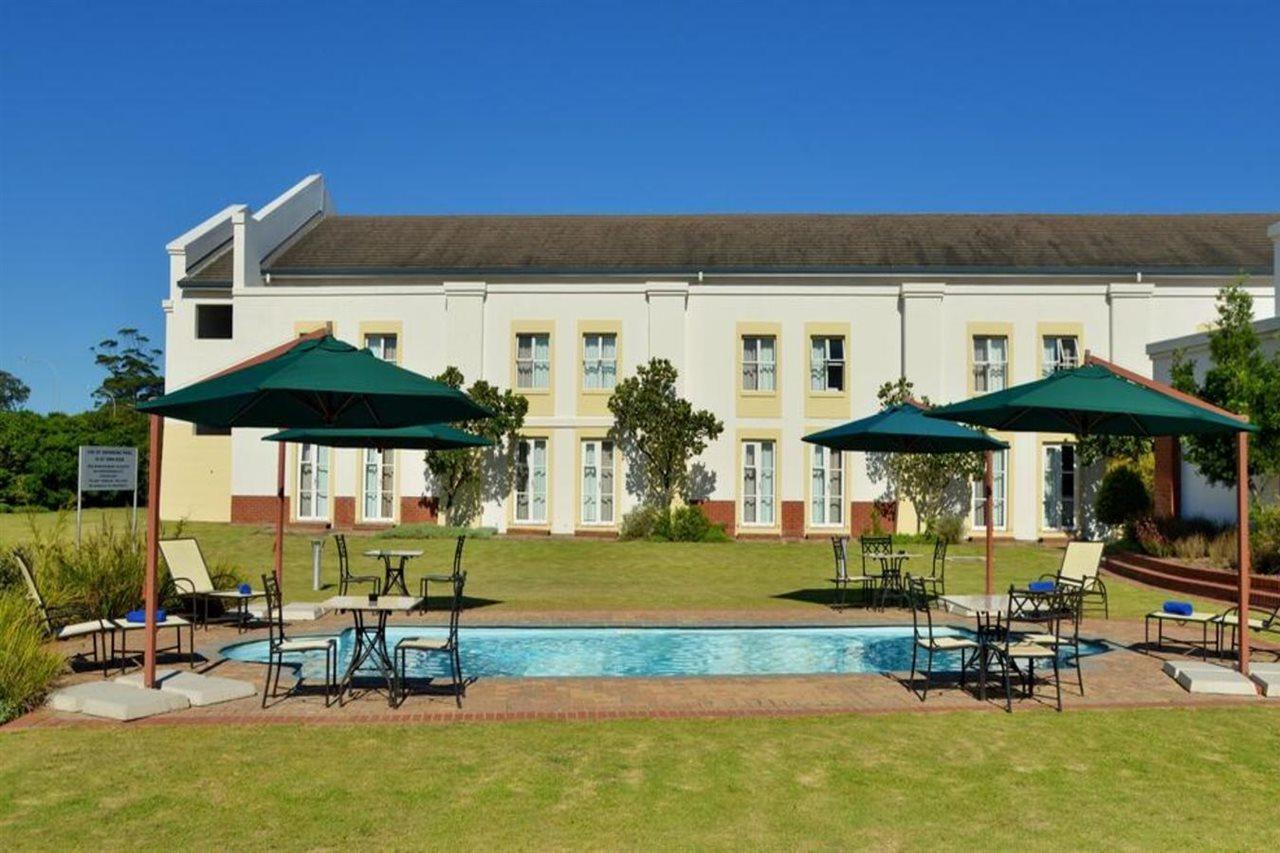 Town Lodge George Bagian luar foto