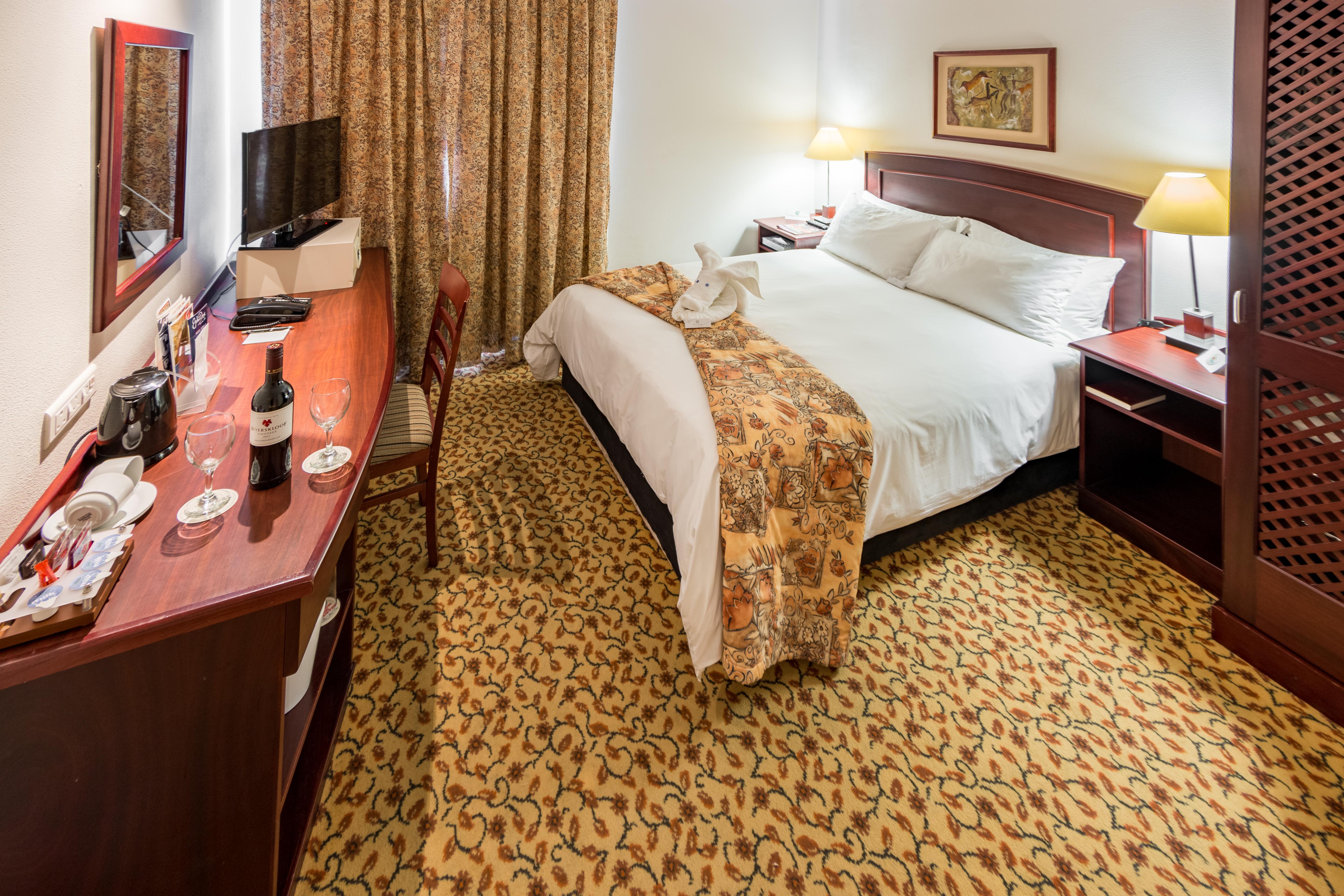 Town Lodge George Bagian luar foto