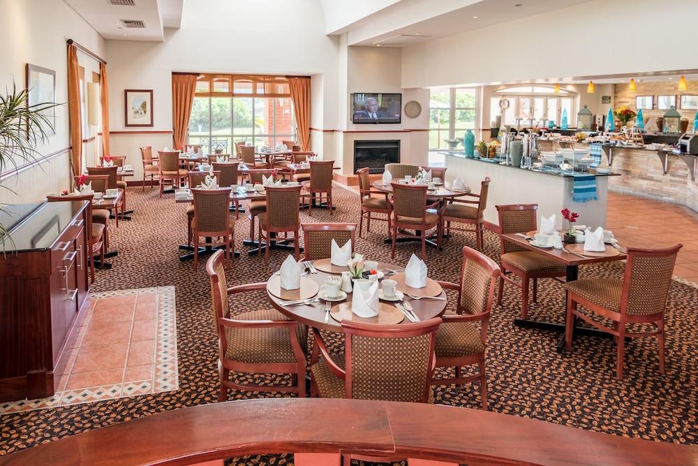 Town Lodge George Bagian luar foto