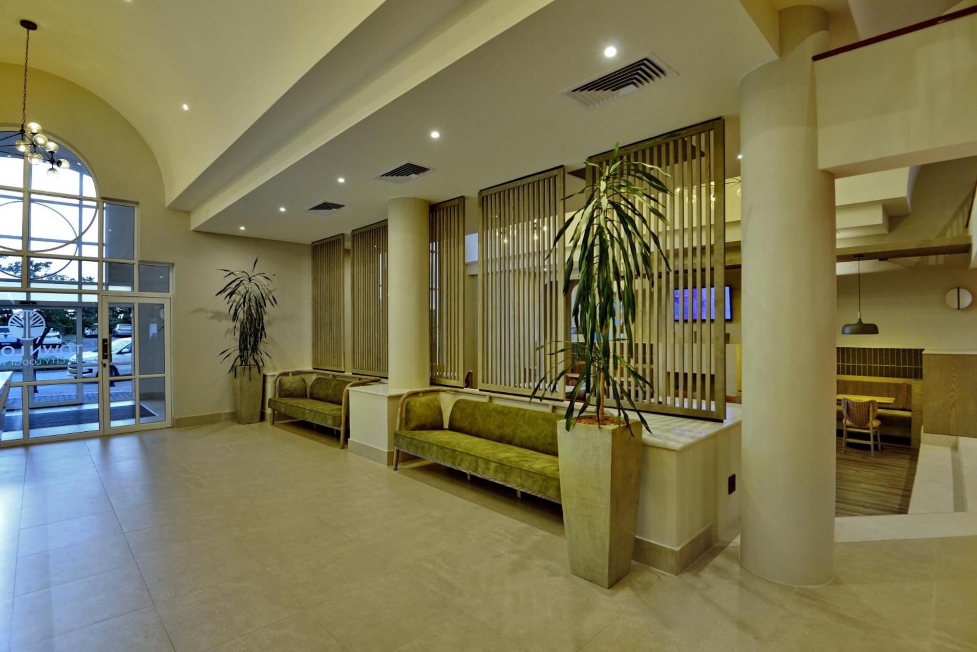 Town Lodge George Bagian luar foto