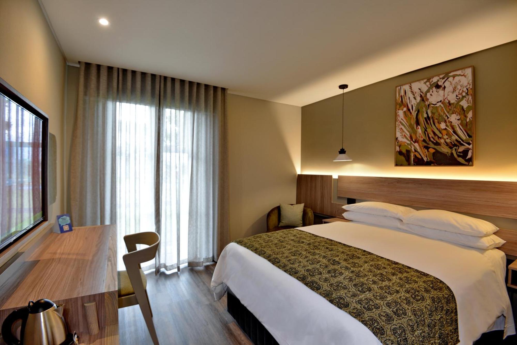 Town Lodge George Bagian luar foto