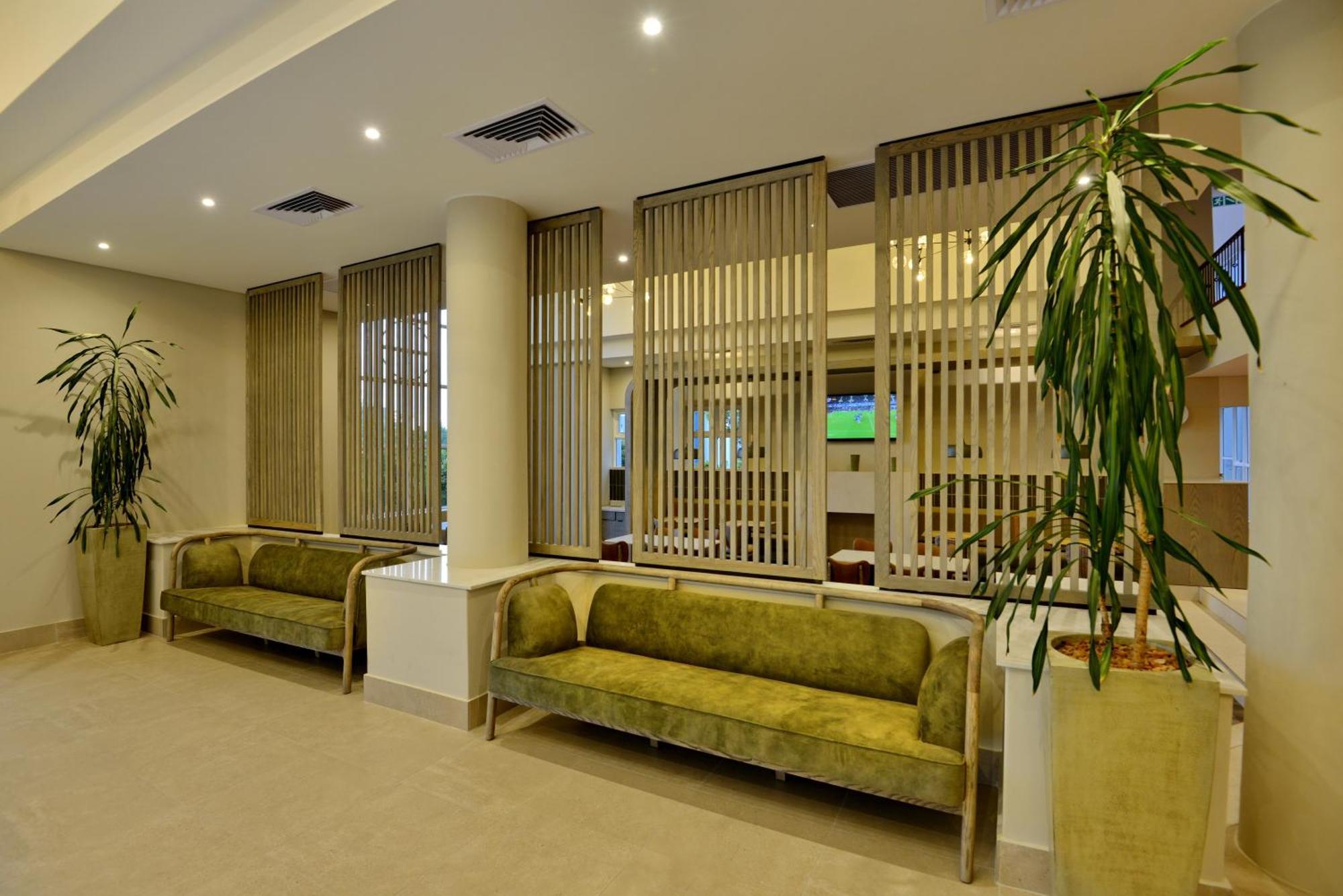 Town Lodge George Bagian luar foto