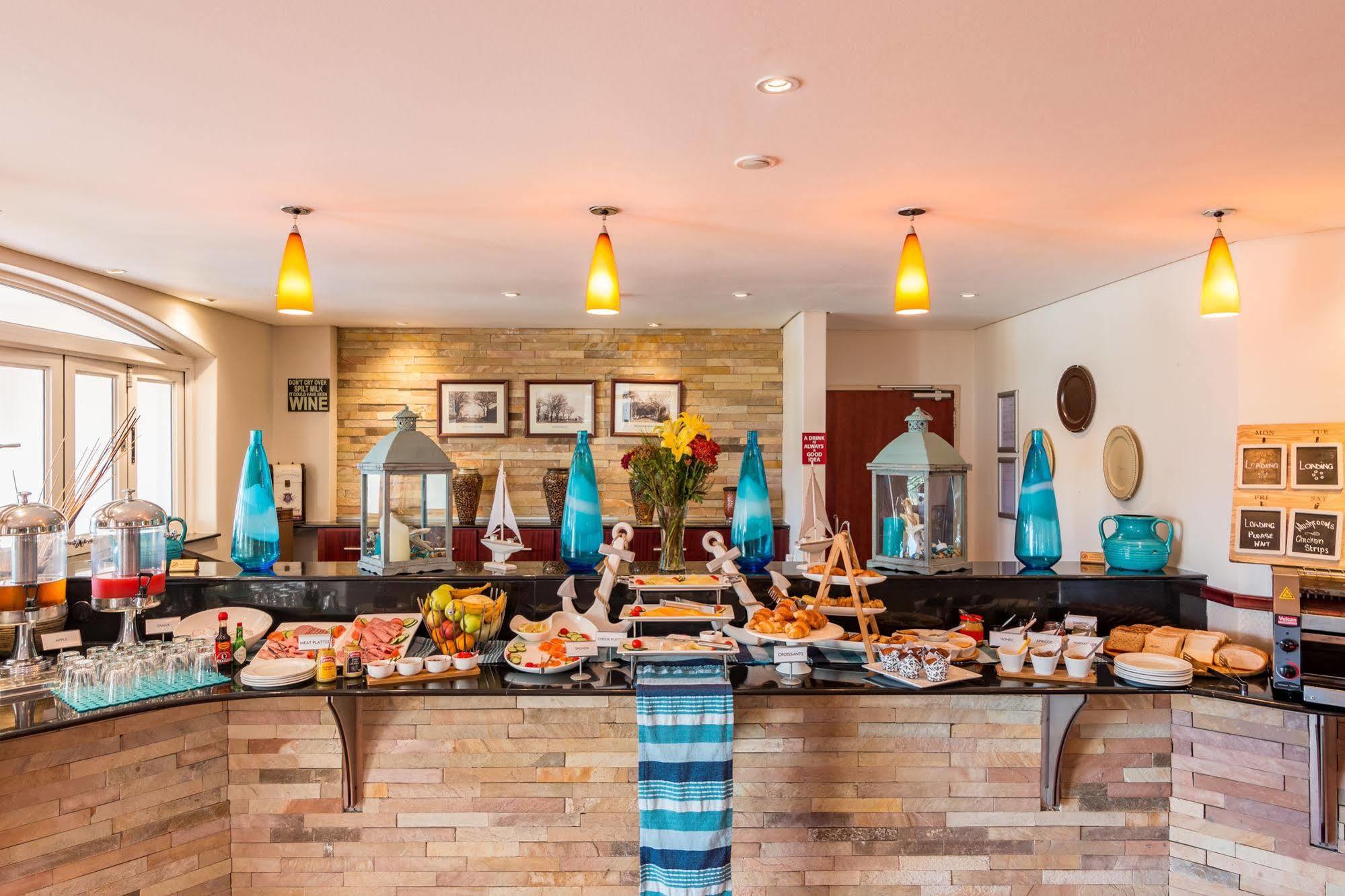 Town Lodge George Bagian luar foto