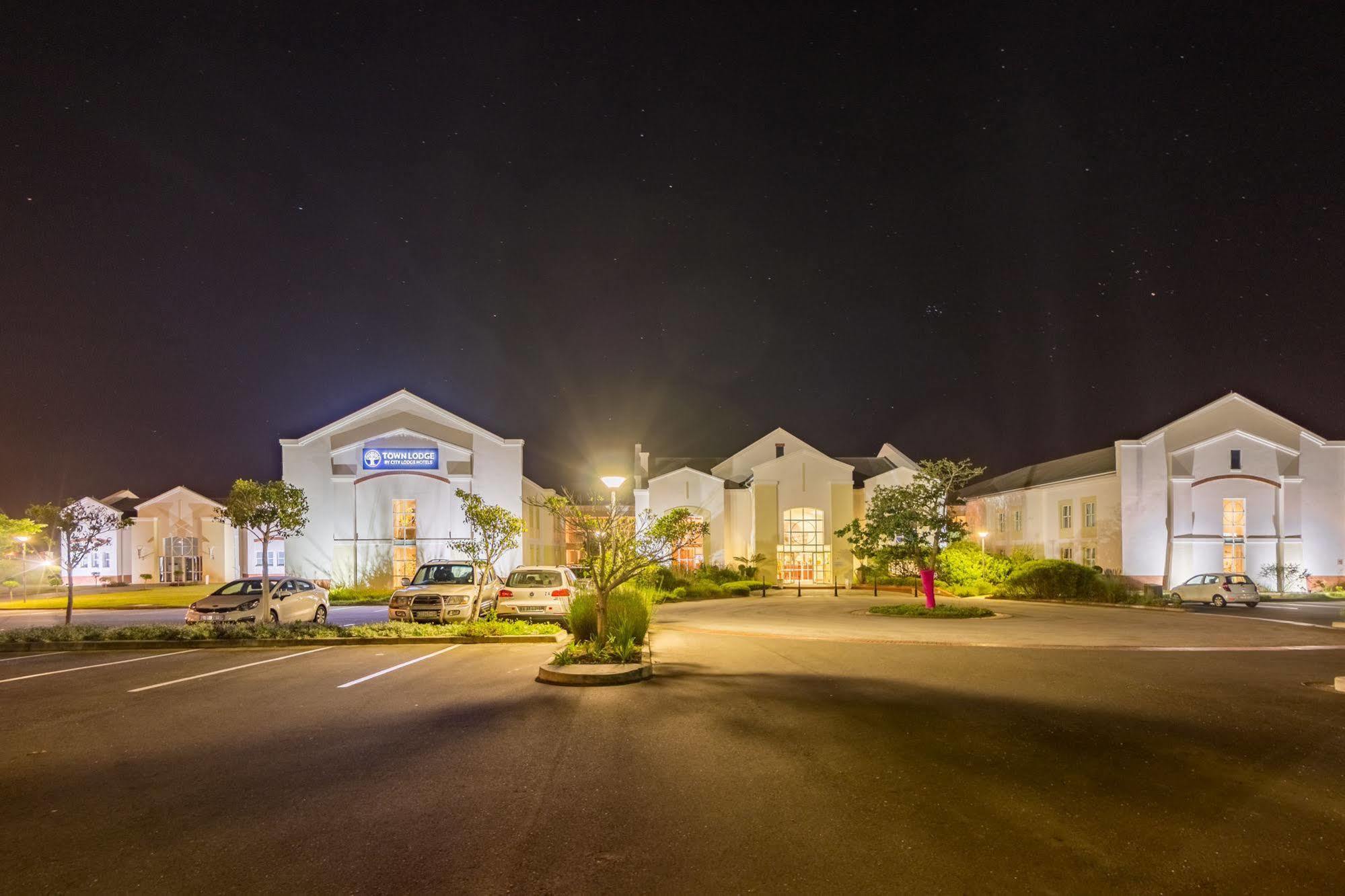 Town Lodge George Bagian luar foto